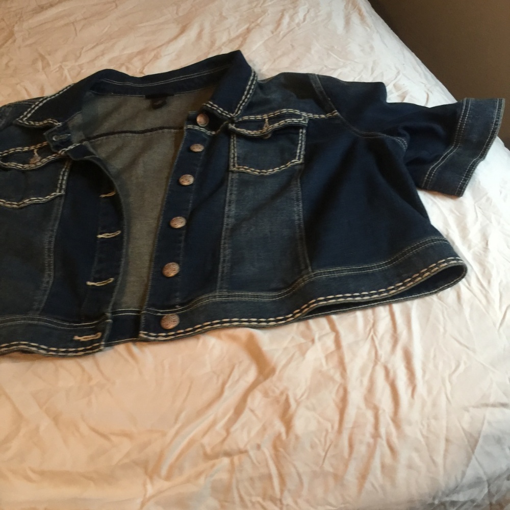 Jean jacket - Picture 2 of 3